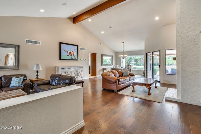 10675 E CINNABAR Avenue, Scottsdale, AZ 85258