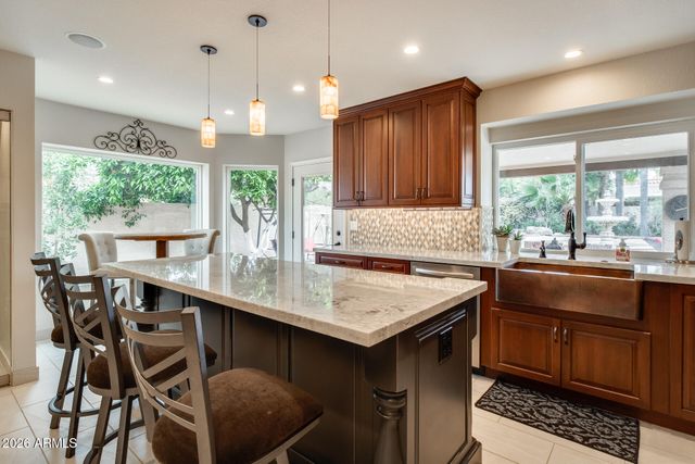 10675 E CINNABAR Avenue, Scottsdale, AZ 85258