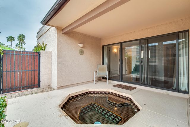10675 E CINNABAR Avenue, Scottsdale, AZ 85258