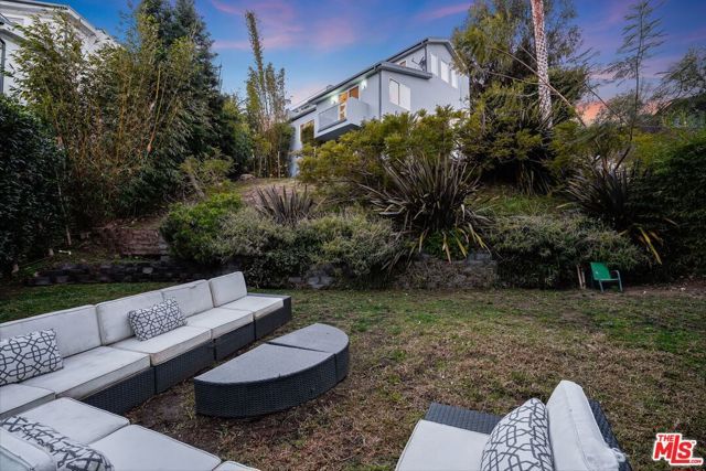 28927 W Beach Lane, Malibu, CA 90265