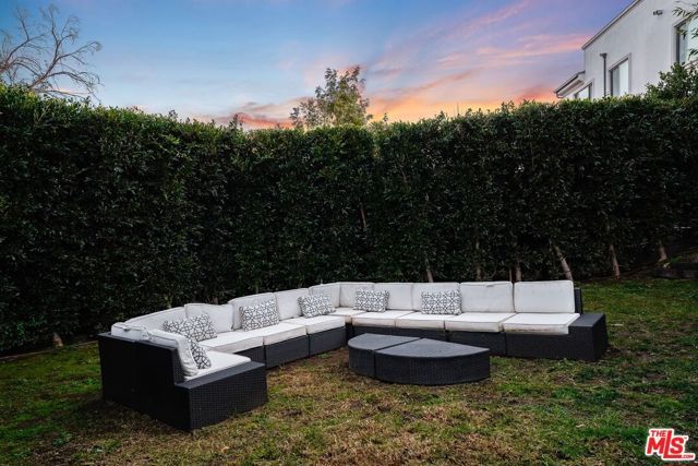 28927 W Beach Lane, Malibu, CA 90265