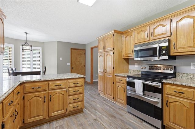 24512 Shadow Court, Peculiar, MO 64078
