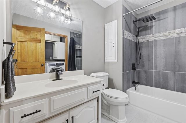 24512 Shadow Court, Peculiar, MO 64078