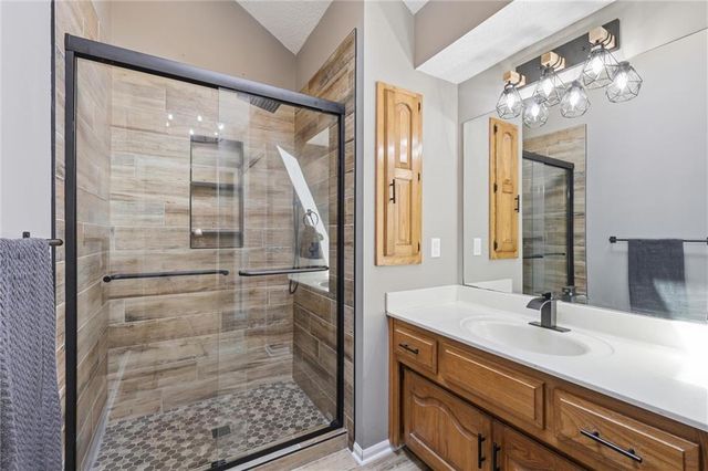 24512 Shadow Court, Peculiar, MO 64078