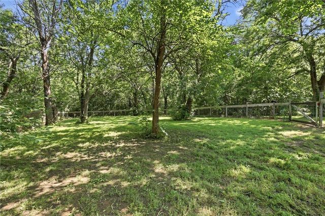 24512 Shadow Court, Peculiar, MO 64078