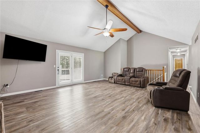 24512 Shadow Court, Peculiar, MO 64078