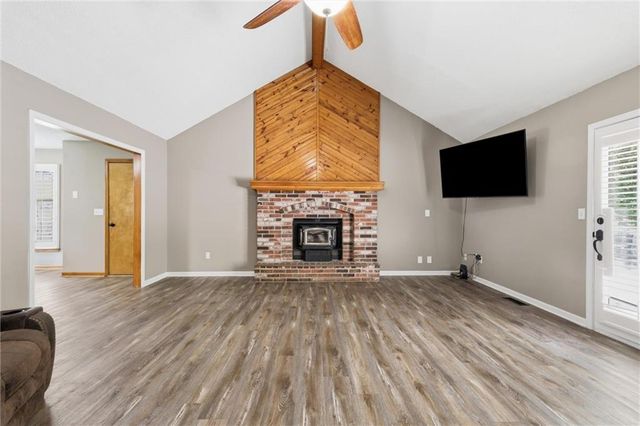 24512 Shadow Court, Peculiar, MO 64078