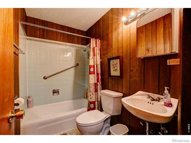 71 Cedar Drive, Lyons, CO 80540