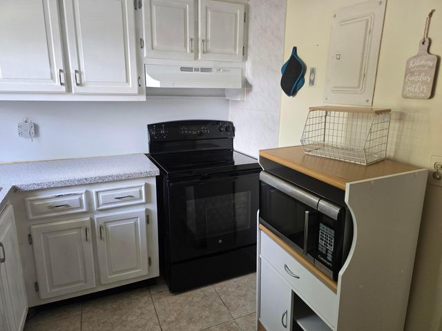 177 Lake Dora Drive, West Palm Beach, FL 33411