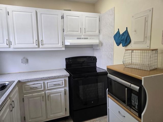 177 Lake Dora Drive, West Palm Beach, FL 33411