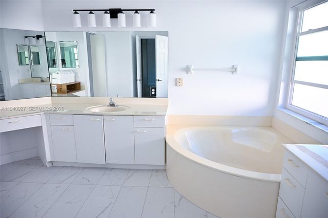 781 NW 155th Ter, Pembroke Pines, FL 33028