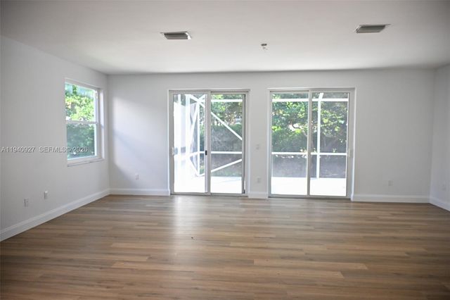 781 NW 155th Ter, Pembroke Pines, FL 33028