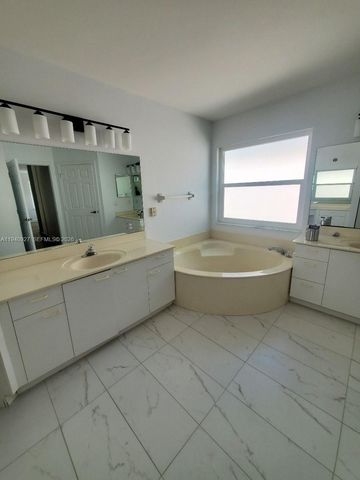 781 NW 155th Ter, Pembroke Pines, FL 33028