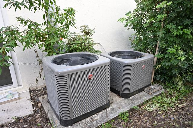 781 NW 155th Ter, Pembroke Pines, FL 33028