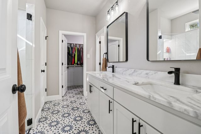 2503 Smokerise Trail, Granbury, TX 76048