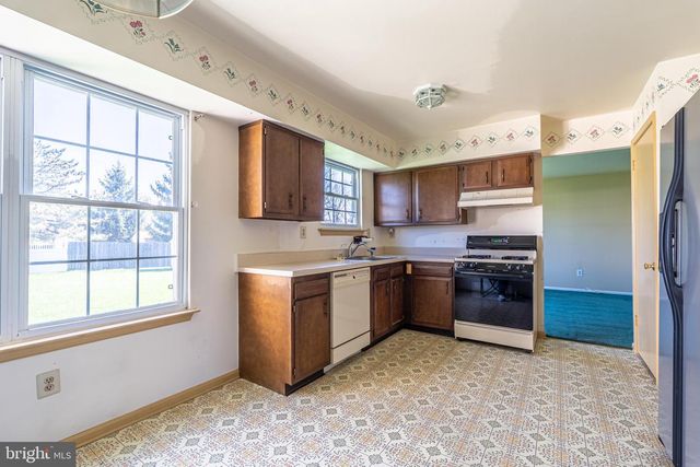894 HERMAN RD, Horsham, PA 19044