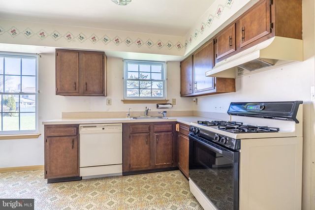 894 HERMAN RD, Horsham, PA 19044