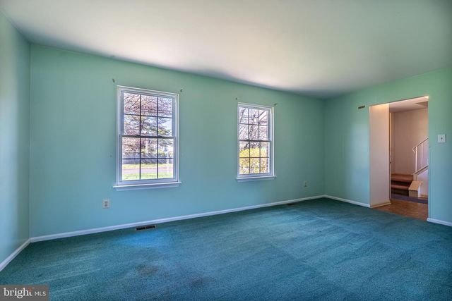 894 HERMAN RD, Horsham, PA 19044