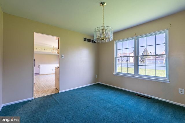 894 HERMAN RD, Horsham, PA 19044