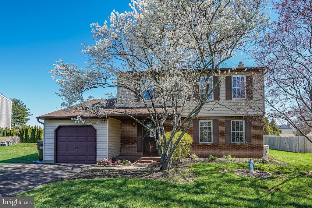 894 HERMAN RD, Horsham, PA 19044