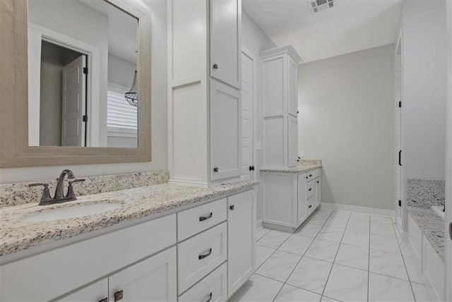 6540 White Oleander Cir W, Lake Charles, LA 70605