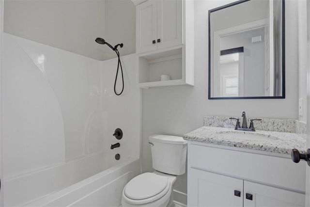 6540 White Oleander Cir W, Lake Charles, LA 70605