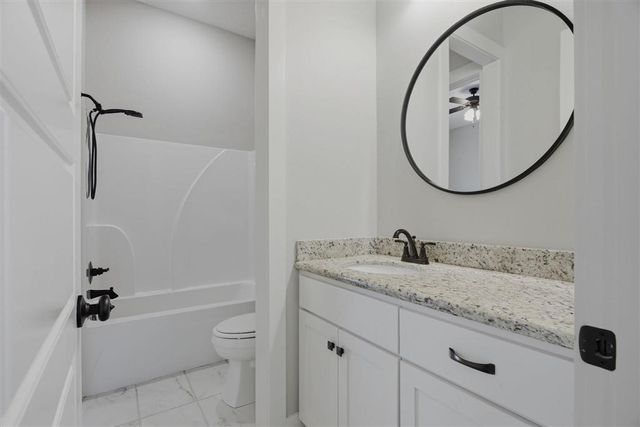 6540 White Oleander Cir W, Lake Charles, LA 70605