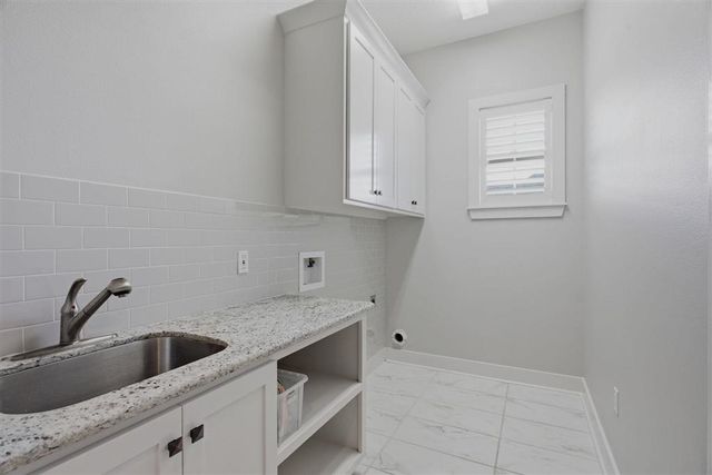 6540 White Oleander Cir W, Lake Charles, LA 70605