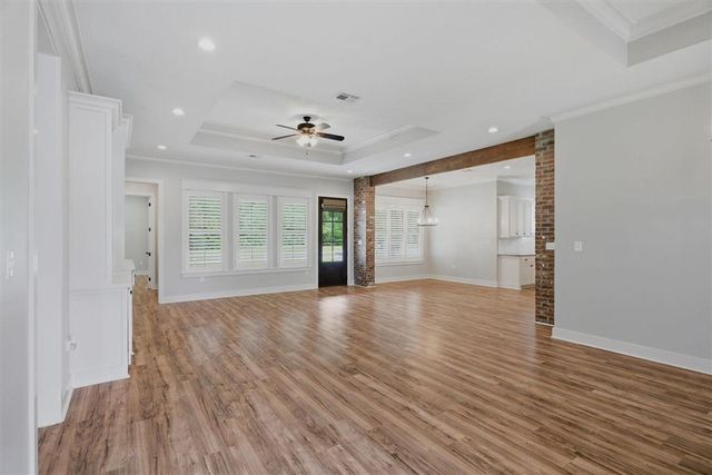 6540 White Oleander Cir W, Lake Charles, LA 70605