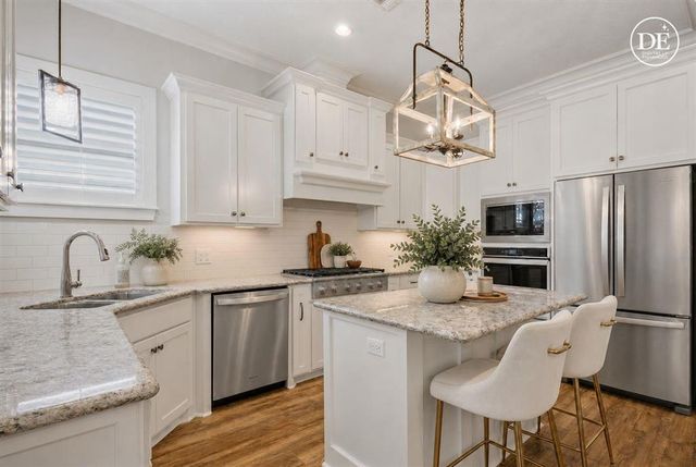 6540 White Oleander Cir W, Lake Charles, LA 70605