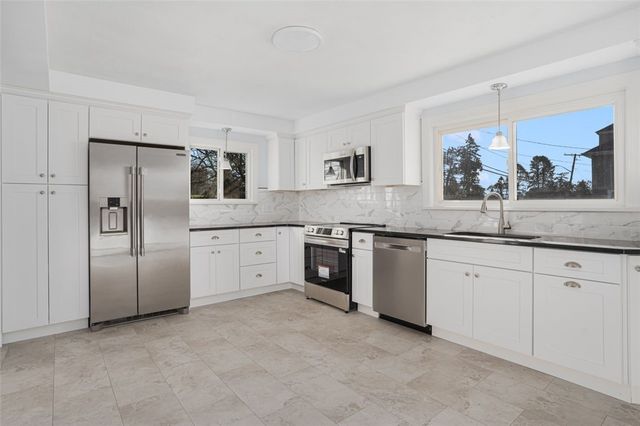 616 River Avenue, Providence, RI 02908