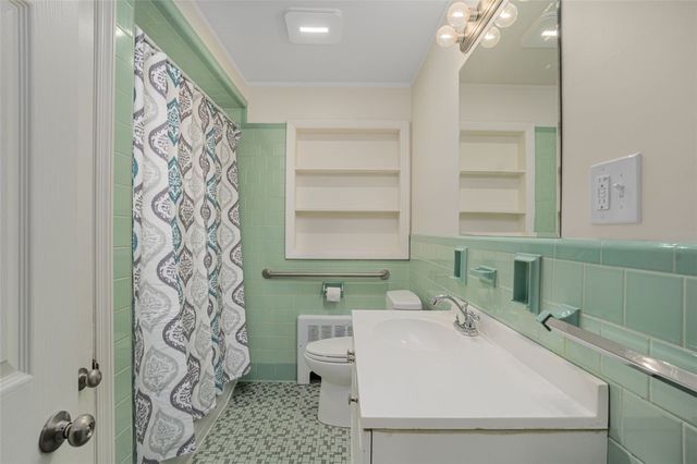 616 River Avenue, Providence, RI 02908