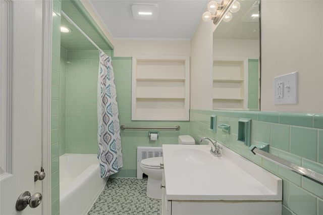 616 River Avenue, Providence, RI 02908