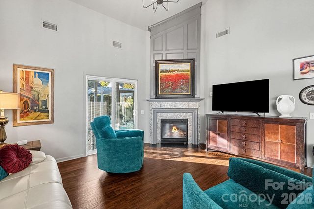 7024 Saranac Lane, Charlotte, NC 28105
