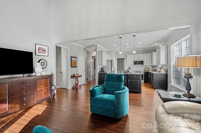 7024 Saranac Lane, Charlotte, NC 28105