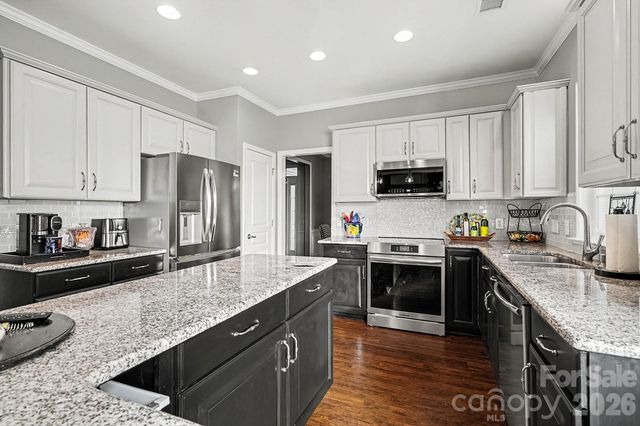 7024 Saranac Lane, Charlotte, NC 28105