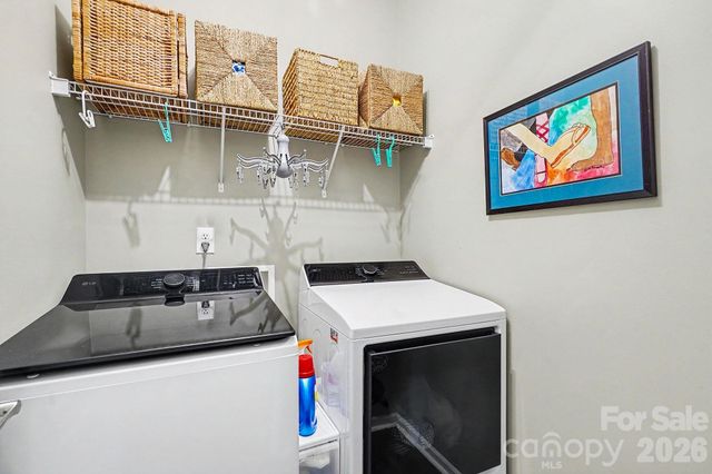 7024 Saranac Lane, Charlotte, NC 28105