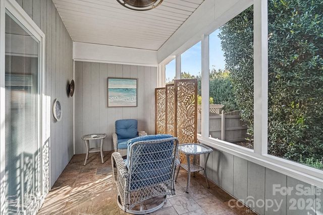7024 Saranac Lane, Charlotte, NC 28105