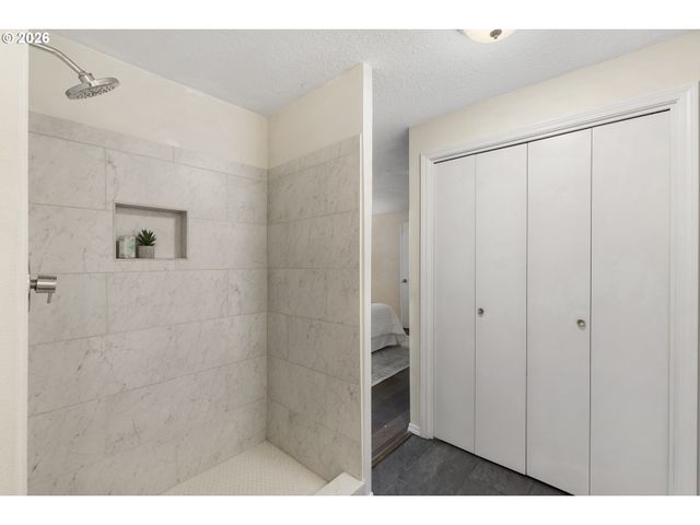 11051 Se MATHER Rd, Clackamas, OR 97015