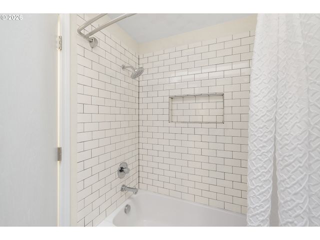 11051 Se MATHER Rd, Clackamas, OR 97015