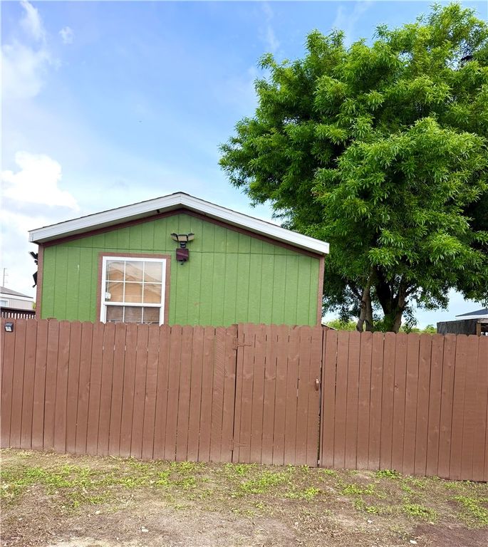 113 Tropical Breeze Lane, Aransas Pass, TX 78336 — exterior