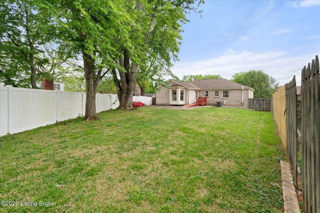 3602 Eastside Dr, Louisville, KY 40220