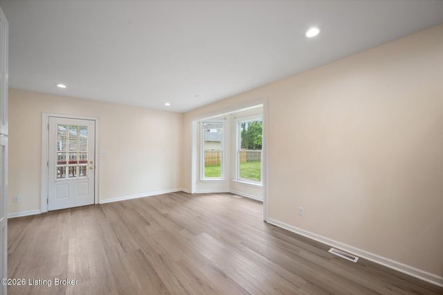 3602 Eastside Dr, Louisville, KY 40220