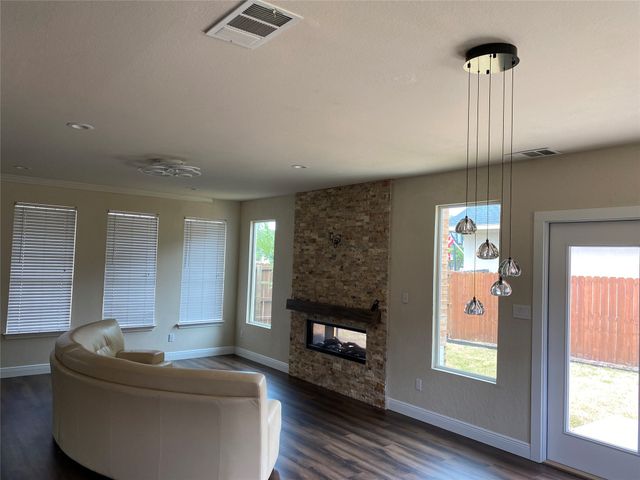 400 S Jefferson Street S, Irving, TX 75060