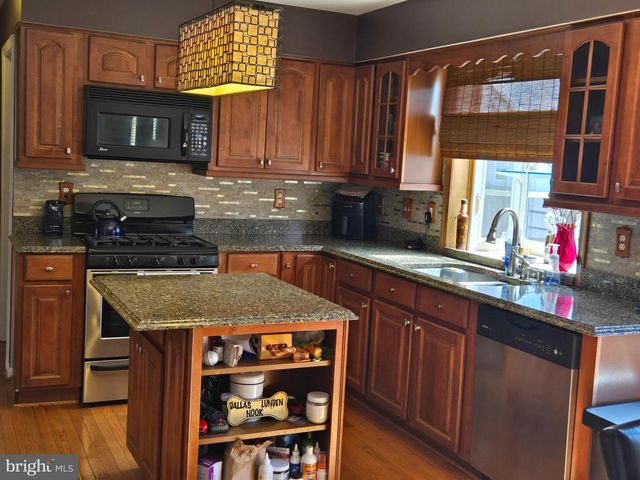 4609 QUEENS GROVE ST, White Plains, MD 20695