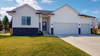 5611 Leyden Avenue, Des Moines, IA 50317