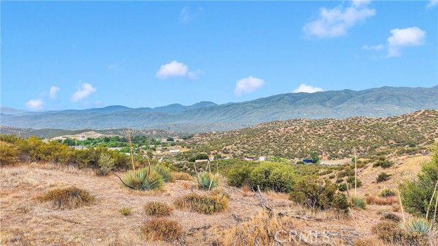 4550 Summit Valley Road, Hesperia, CA 92345