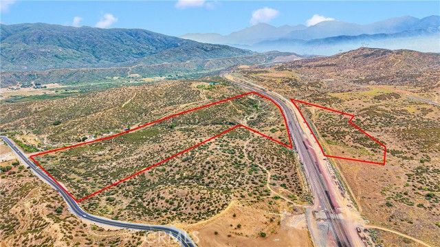 4550 Summit Valley Road, Hesperia, CA 92345
