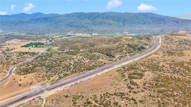4550 Summit Valley Road, Hesperia, CA 92345