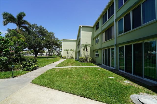 4705 1ST STREET NE 132, St Petersburg, FL 33703